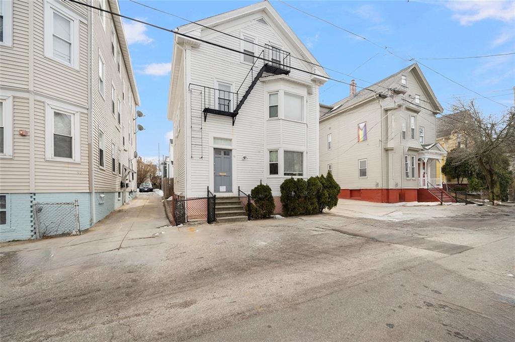 98 Penn Street Property Photo 3