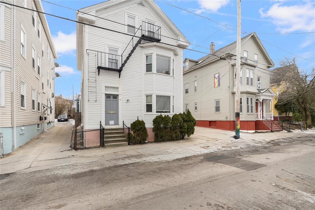 98 Penn Street Property Photo 4