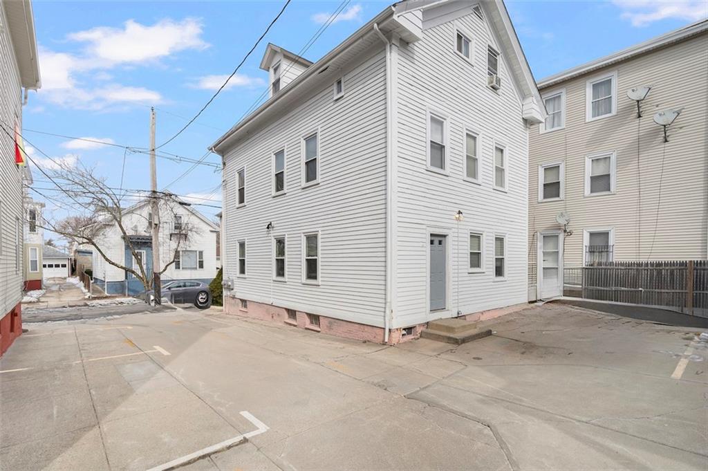 98 Penn Street Property Photo 8