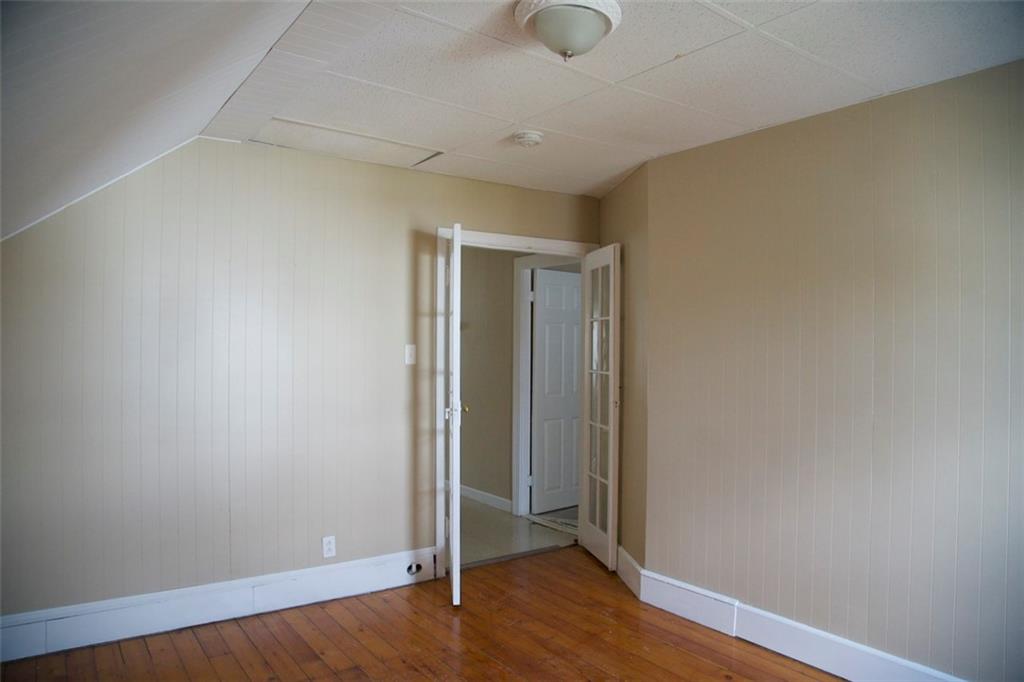 102 Penn Street Property Photo 28