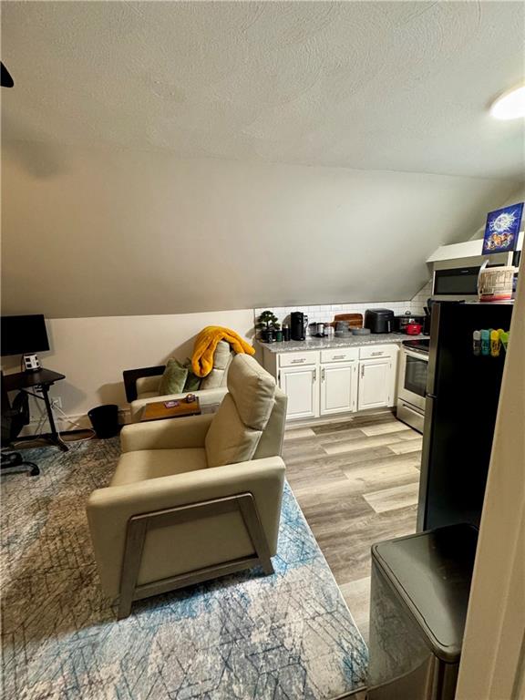 15 Rock Street Unit 2 Property Photo 4