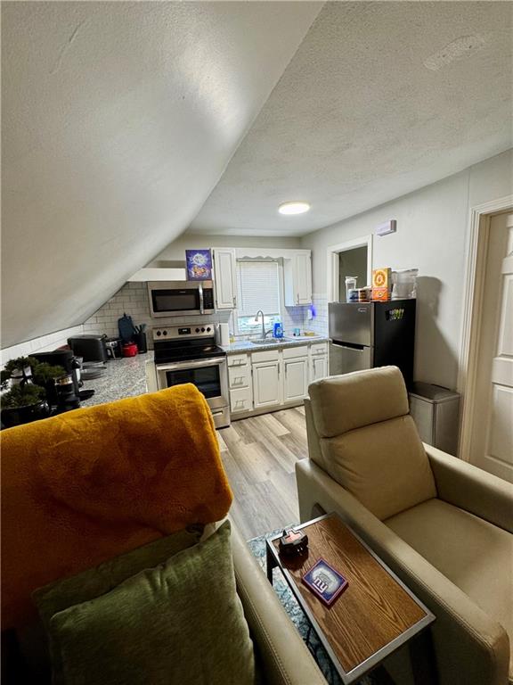 15 Rock Street Unit 2 Property Photo 9