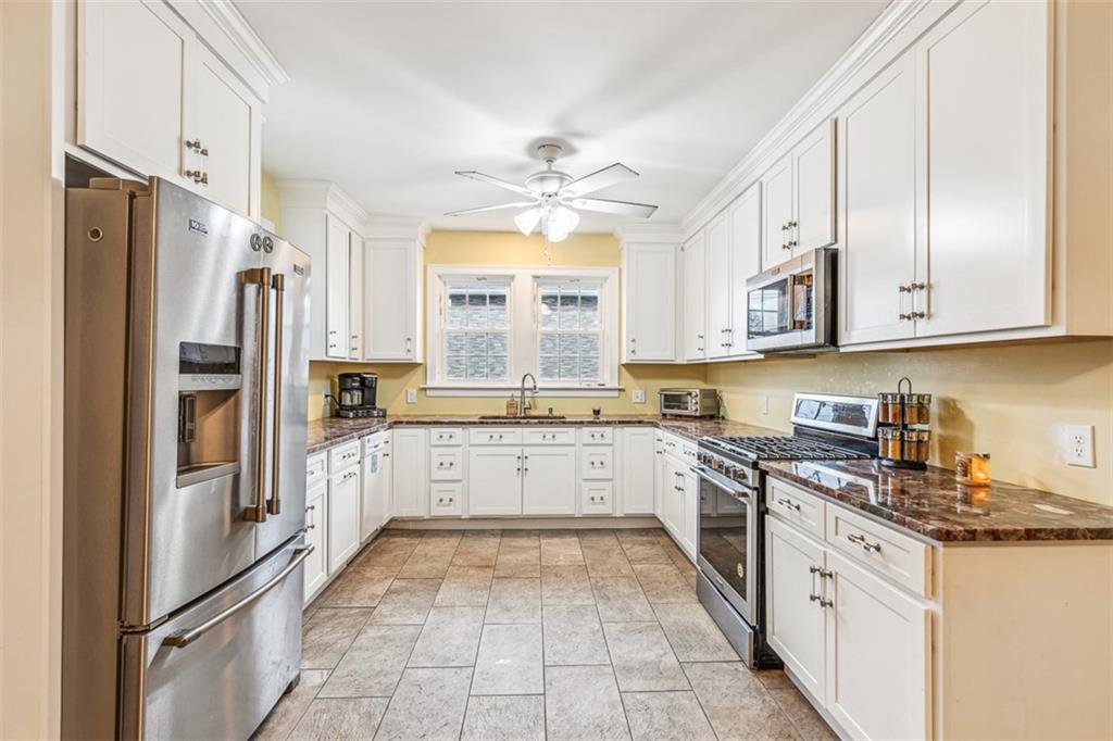 300 Farmington Avenue Property Photo 13