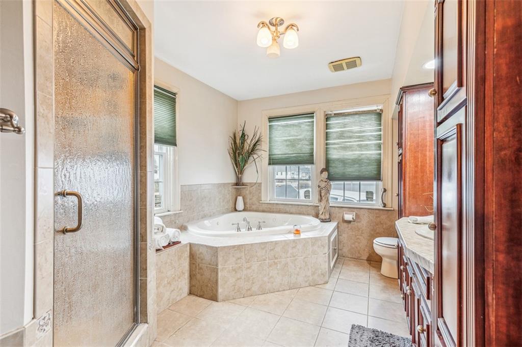 300 Farmington Avenue Property Photo 17