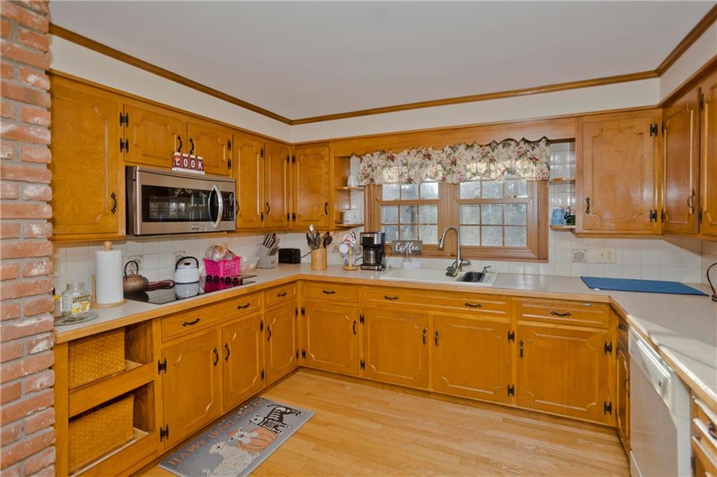 621 Black Plain Road Property Photo 6
