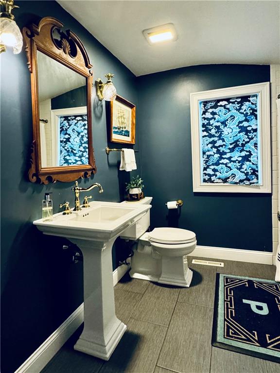 140 Renfrew Avenue Property Photo 11