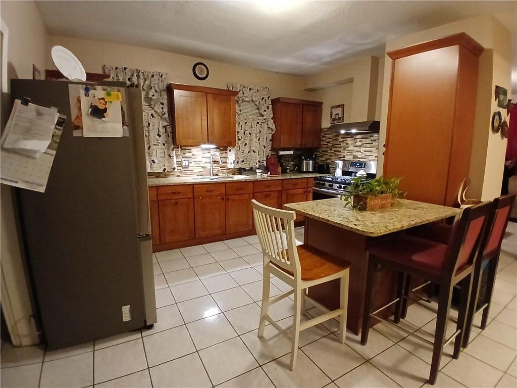 35 33 Vandewater Street Property Photo 10