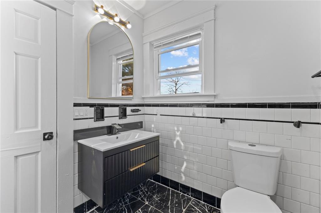 14 Pond Street Property Photo 11