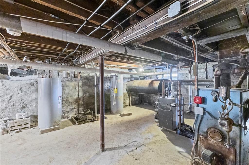 14 Pond Street Property Photo 28