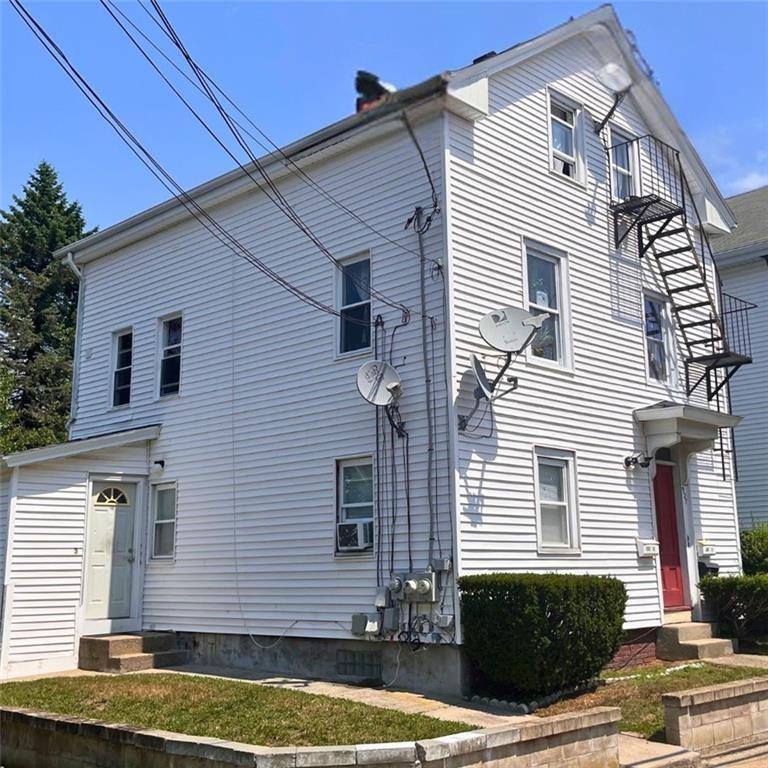 927 Branch Avenue Property Photo 1