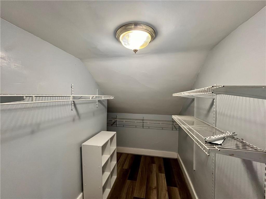 927 Branch Avenue Property Photo 7
