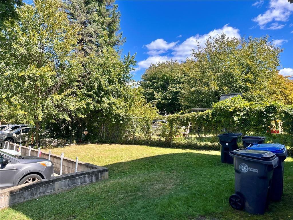 927 Branch Avenue Property Photo 14
