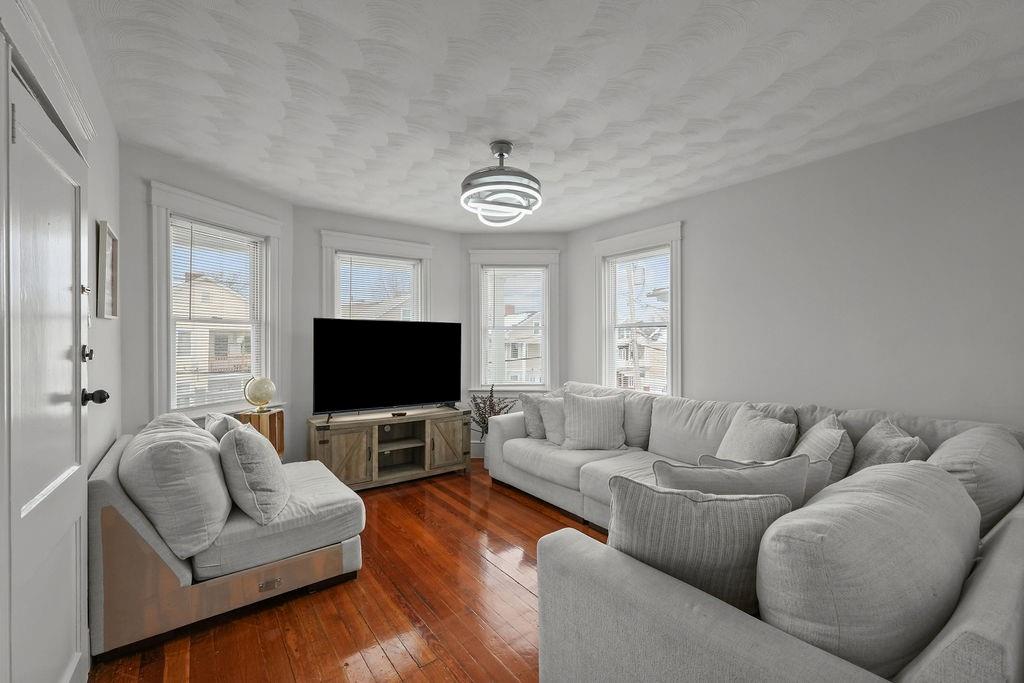 13 Suffolk Street Property Photo 9