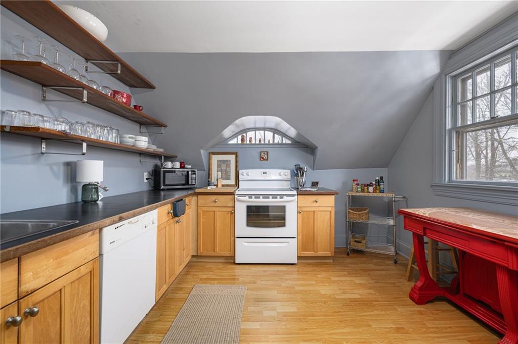 35 Larch Street Property Photo 30