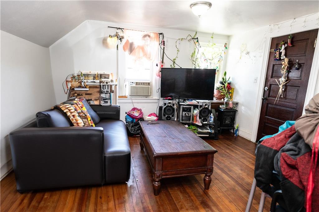 86 Whitehall Street Property Photo 6