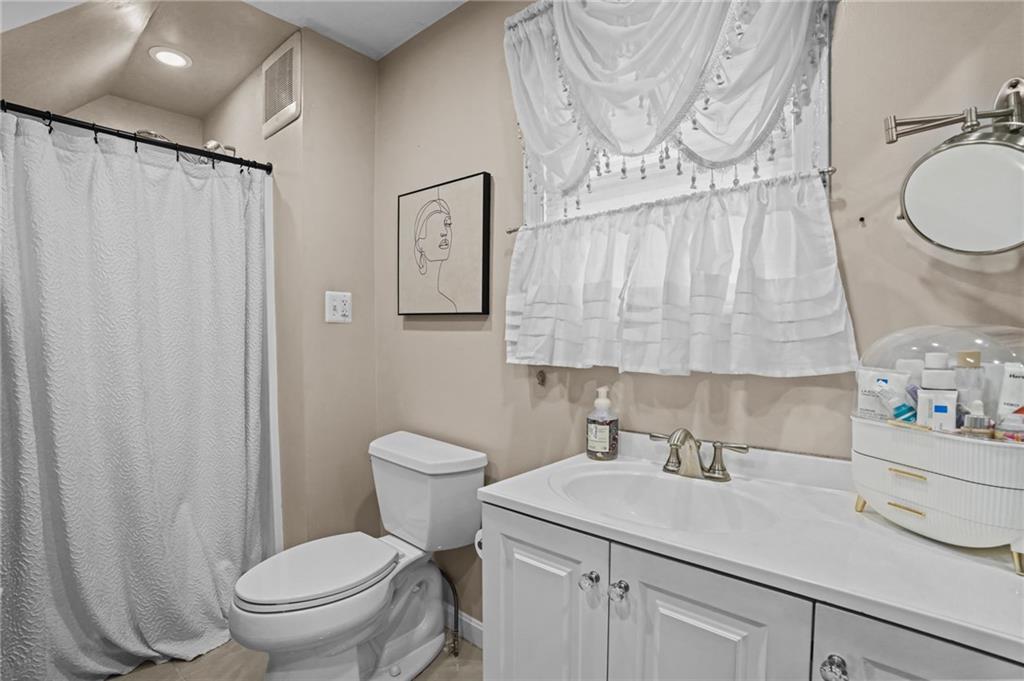 1305 Plainfield Street Property Photo 3