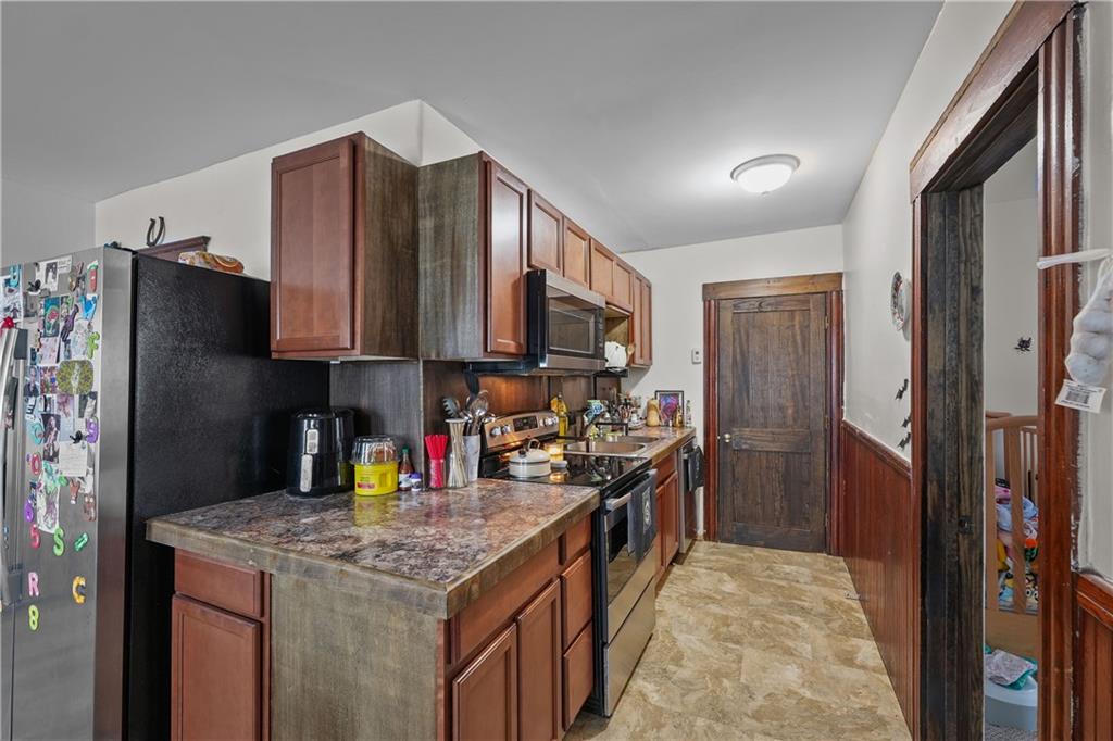 188 Division Street Property Photo 15