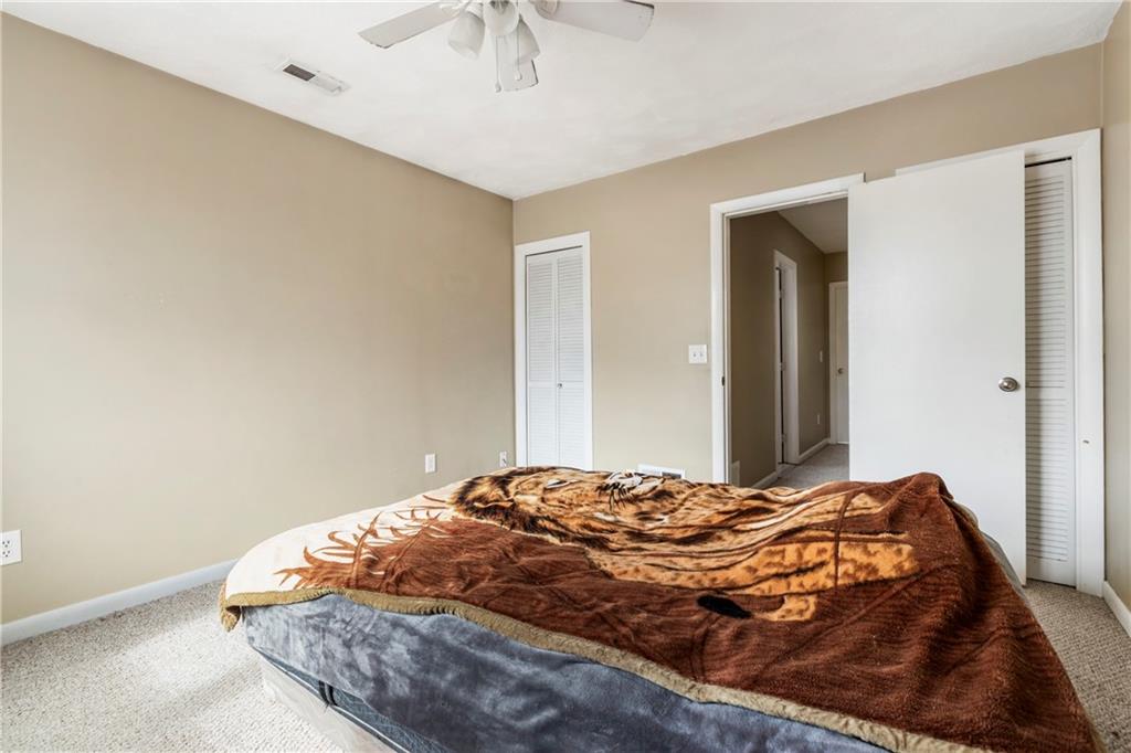35 37 Seneca Avenue Property Photo 11