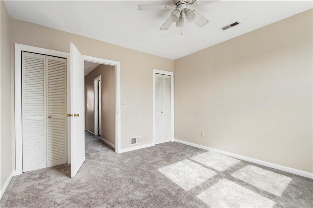35 37 Seneca Avenue Property Photo 21