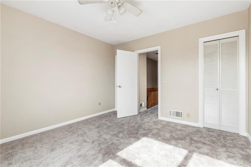 35 37 Seneca Avenue Property Photo 22