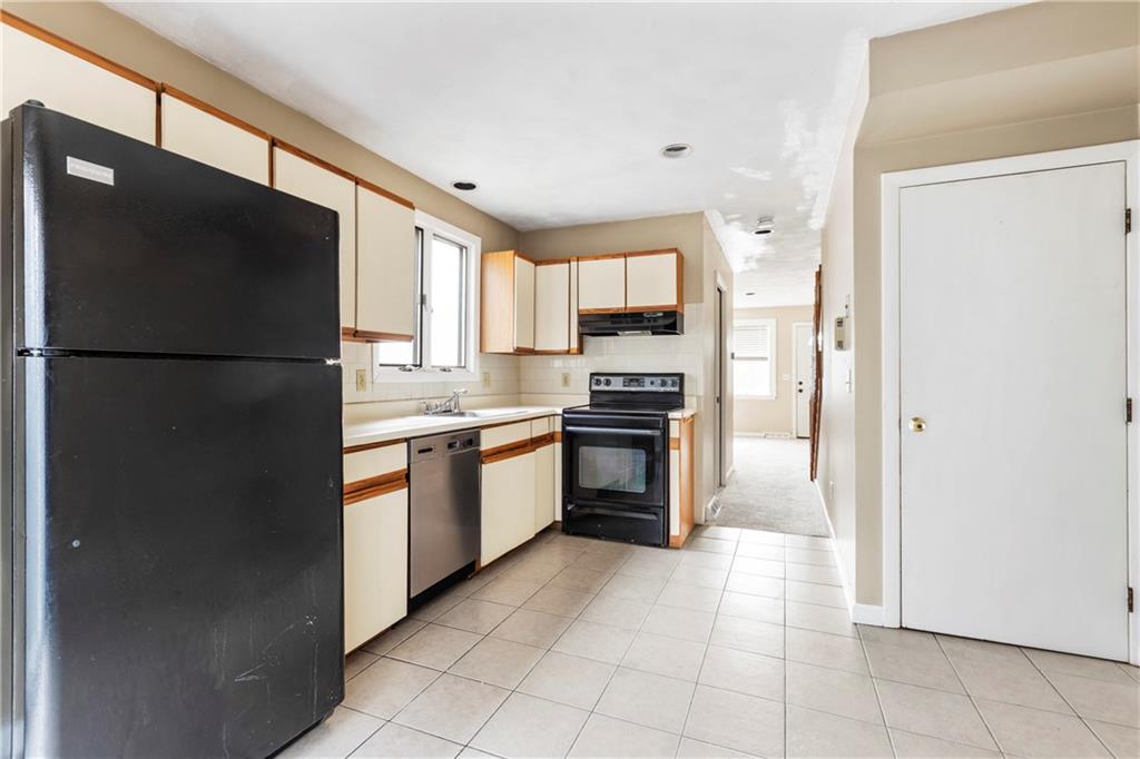 35 37 Seneca Avenue Property Photo 28