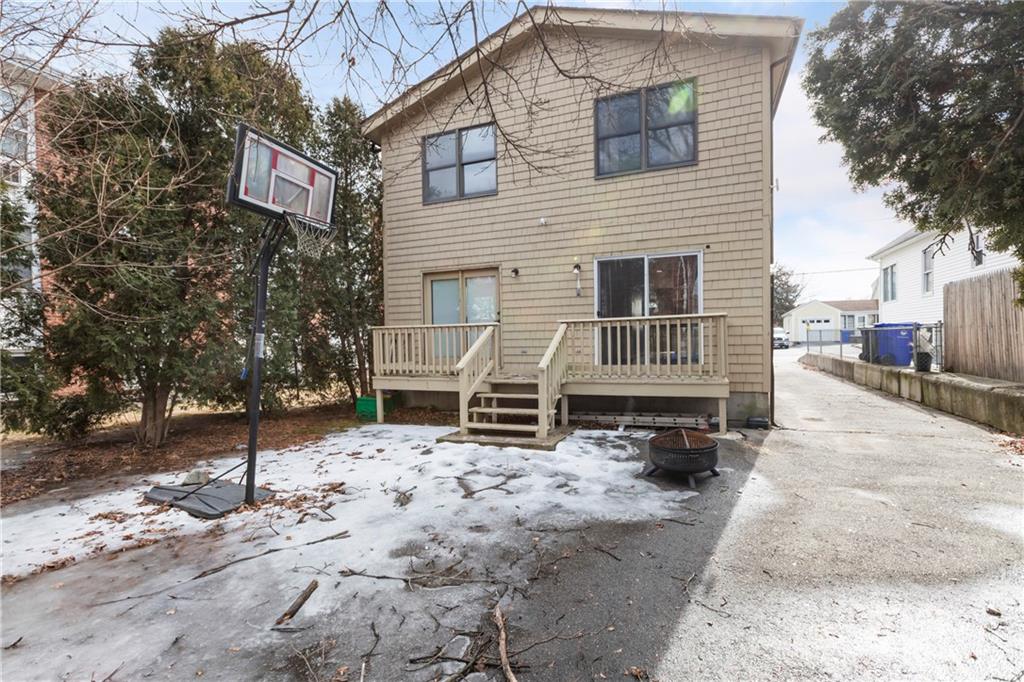 35 37 Seneca Avenue Property Photo 31