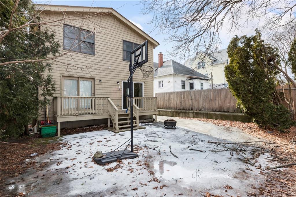 35 37 Seneca Avenue Property Photo 32