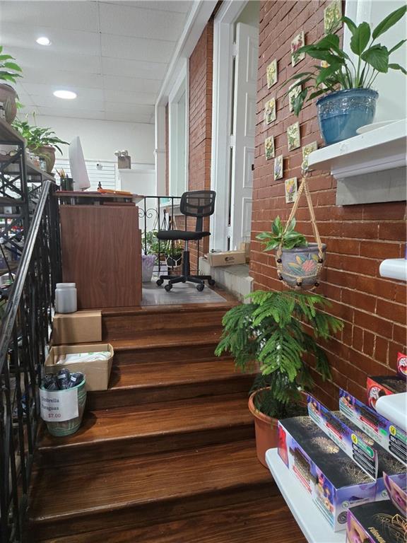 662 Elmwood Avenue Property Photo 6