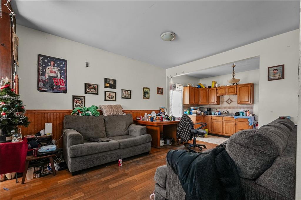 1630 Main Street Property Photo 15