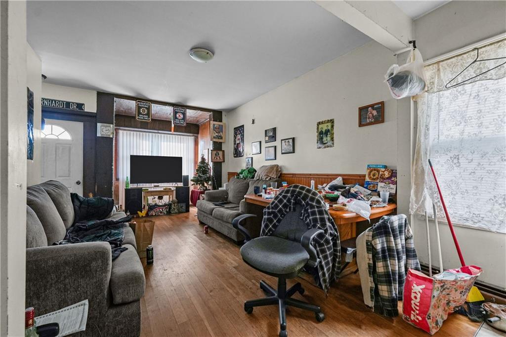1630 Main Street Property Photo 17