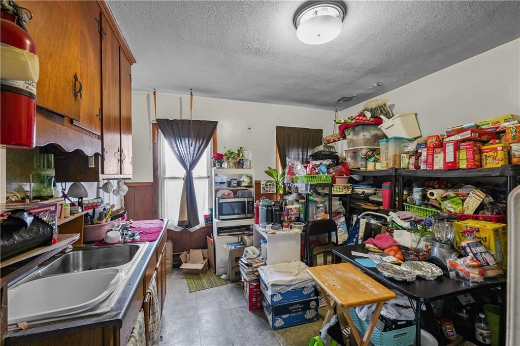 1630 Main Street Property Photo 18