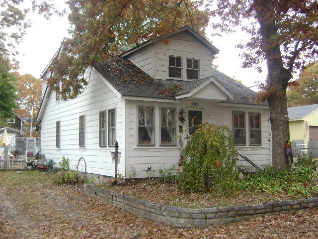 211 Wood Street Property Photo 1