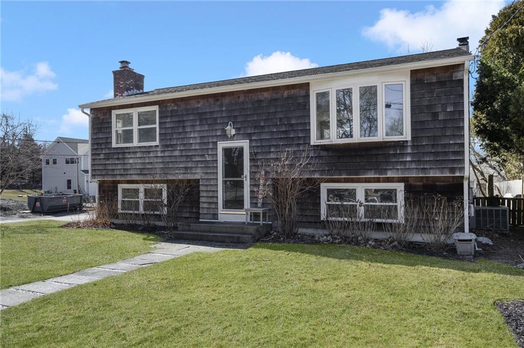 383 Davit Avenue Property Photo 1