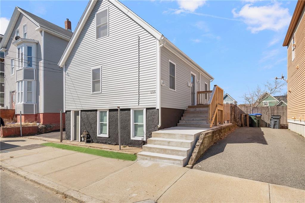 133 W Clifford Street Property Photo 1