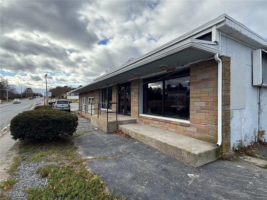 1435 Victory Highway Property Photo 1