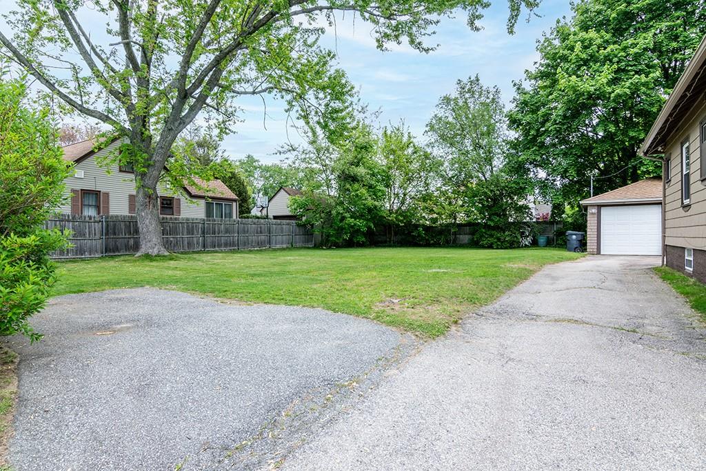 52 Chambly Avenue Property Photo 2