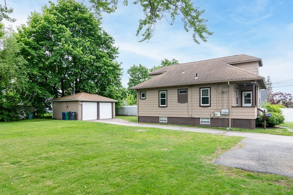 52 Chambly Avenue Property Photo 3