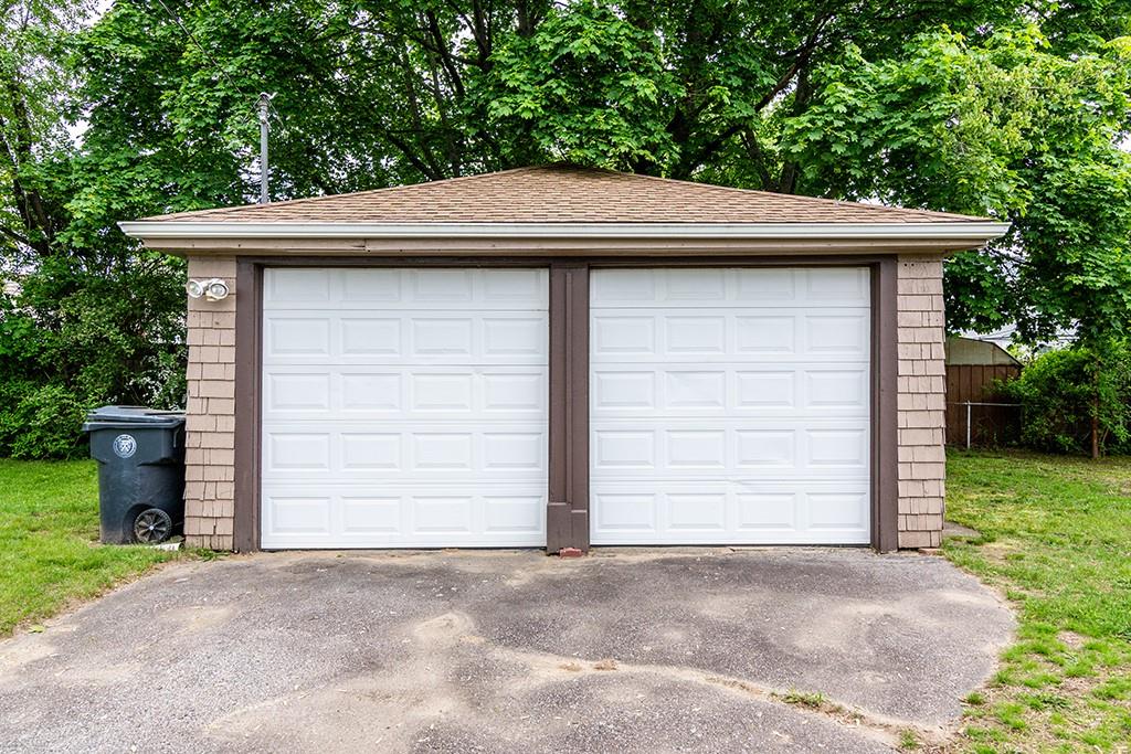 52 Chambly Avenue Property Photo 5