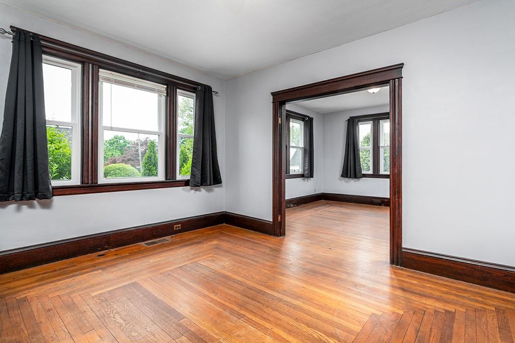 52 Chambly Avenue Property Photo 11