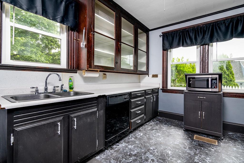 52 Chambly Avenue Property Photo 12
