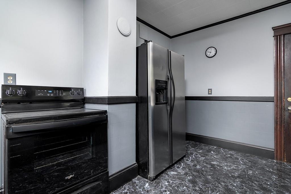 52 Chambly Avenue Property Photo 13