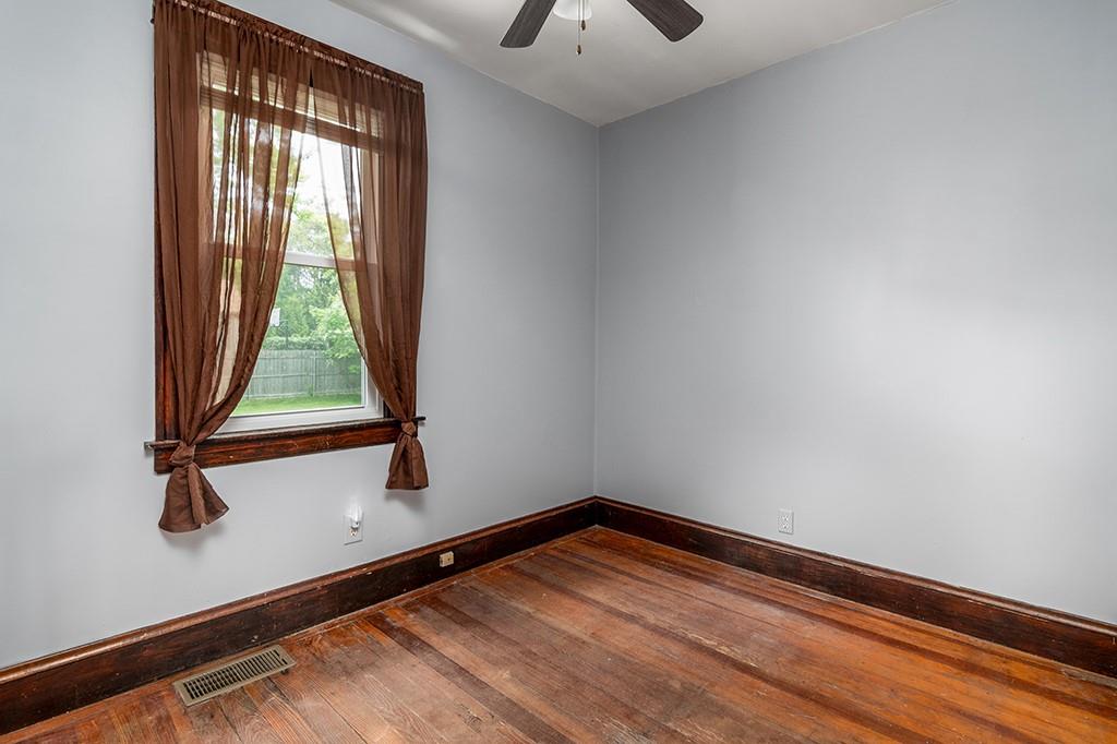 52 Chambly Avenue Property Photo 16