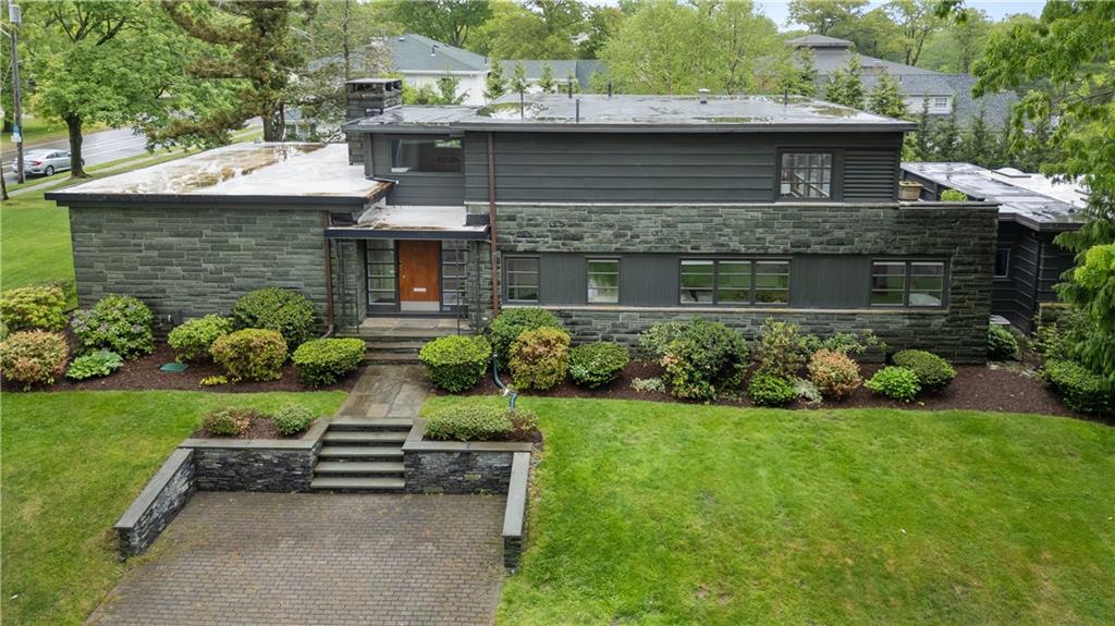 80 Clarendon Avenue Property Photo 3
