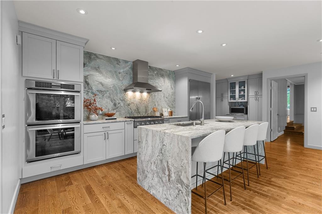80 Clarendon Avenue Property Photo 16