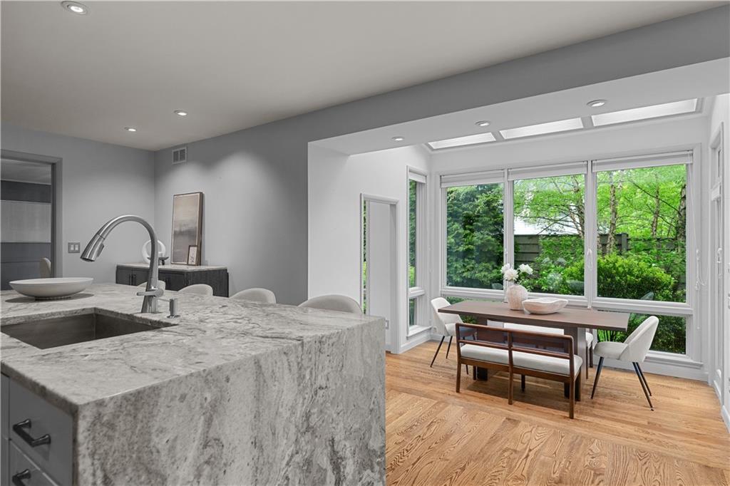 80 Clarendon Avenue Property Photo 18