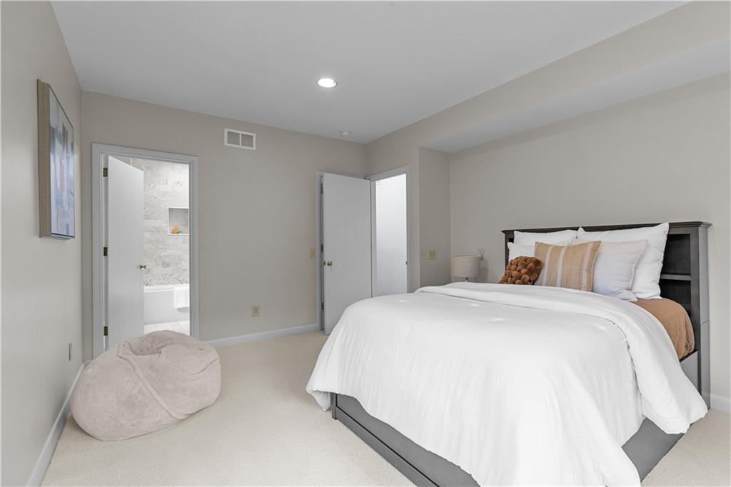 80 Clarendon Avenue Property Photo 27