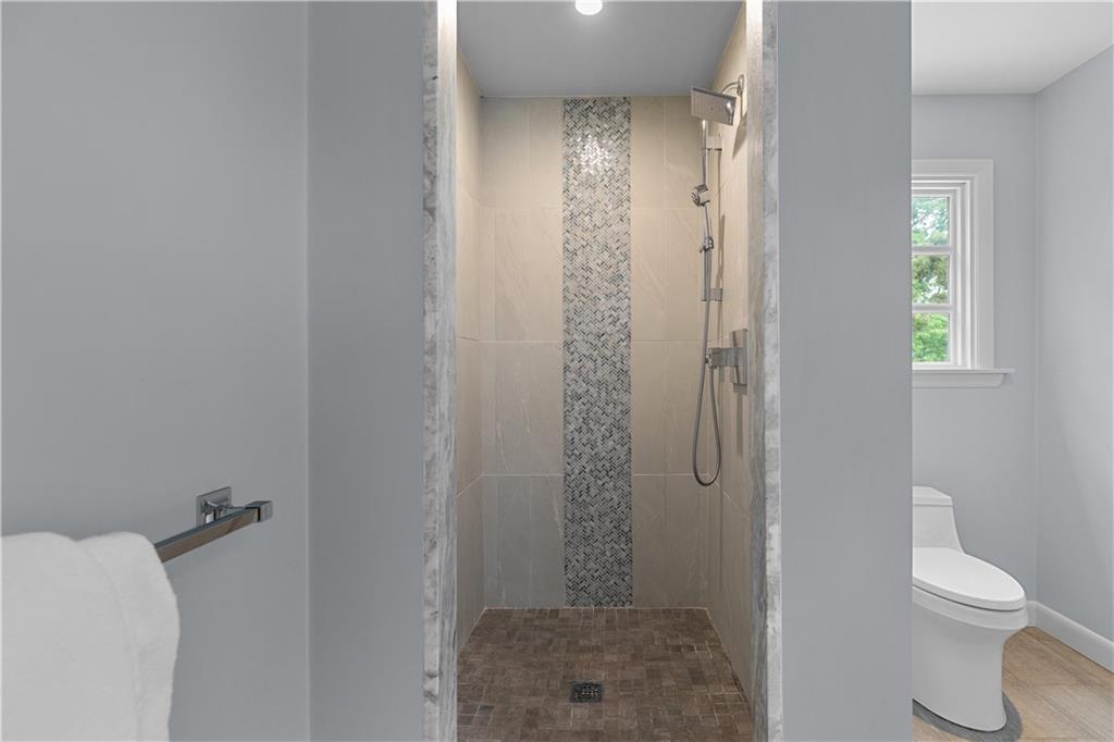 80 Clarendon Avenue Property Photo 38