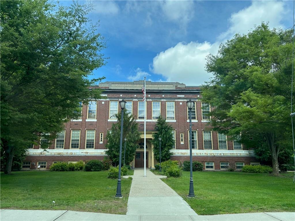 265 Sayles Avenue Unit 1 Property Photo 1