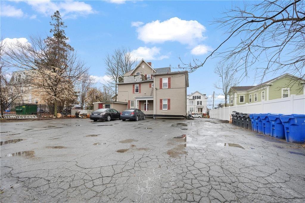 186 Summit / Norton Street Property Photo 1