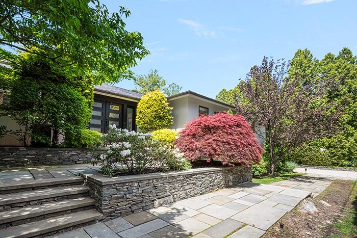 20 Woodland Terrace Property Photo 1
